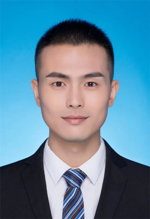 许文超  执行董事兼总经理
